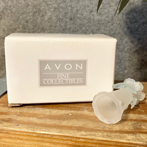 Vintage Avon Fine Collectables Floral Thimble - Picture 2 of 4